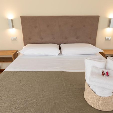 Lungomare Suite & Spa Napels Buitenkant foto