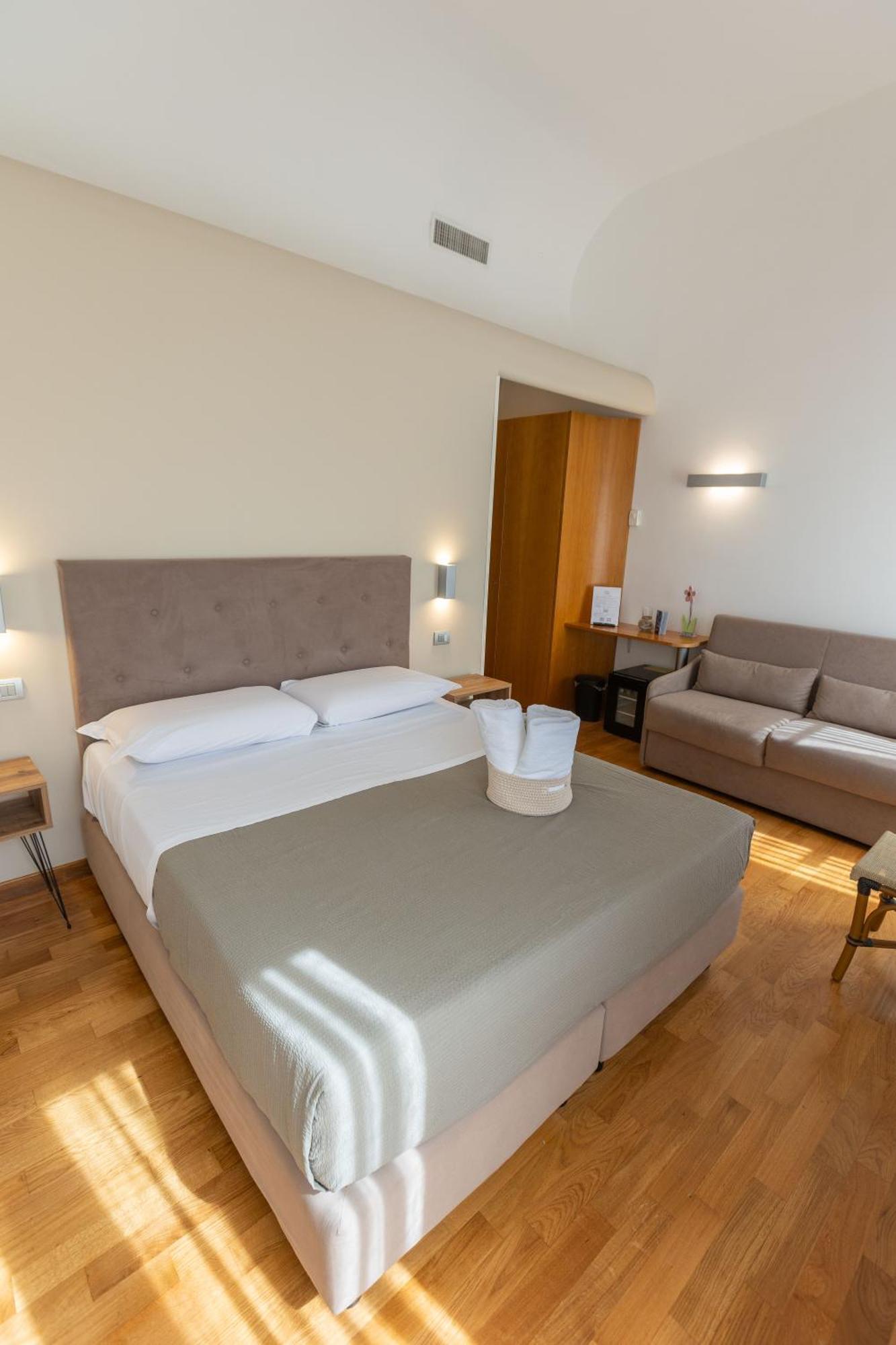 Lungomare Suite & Spa Napels Buitenkant foto