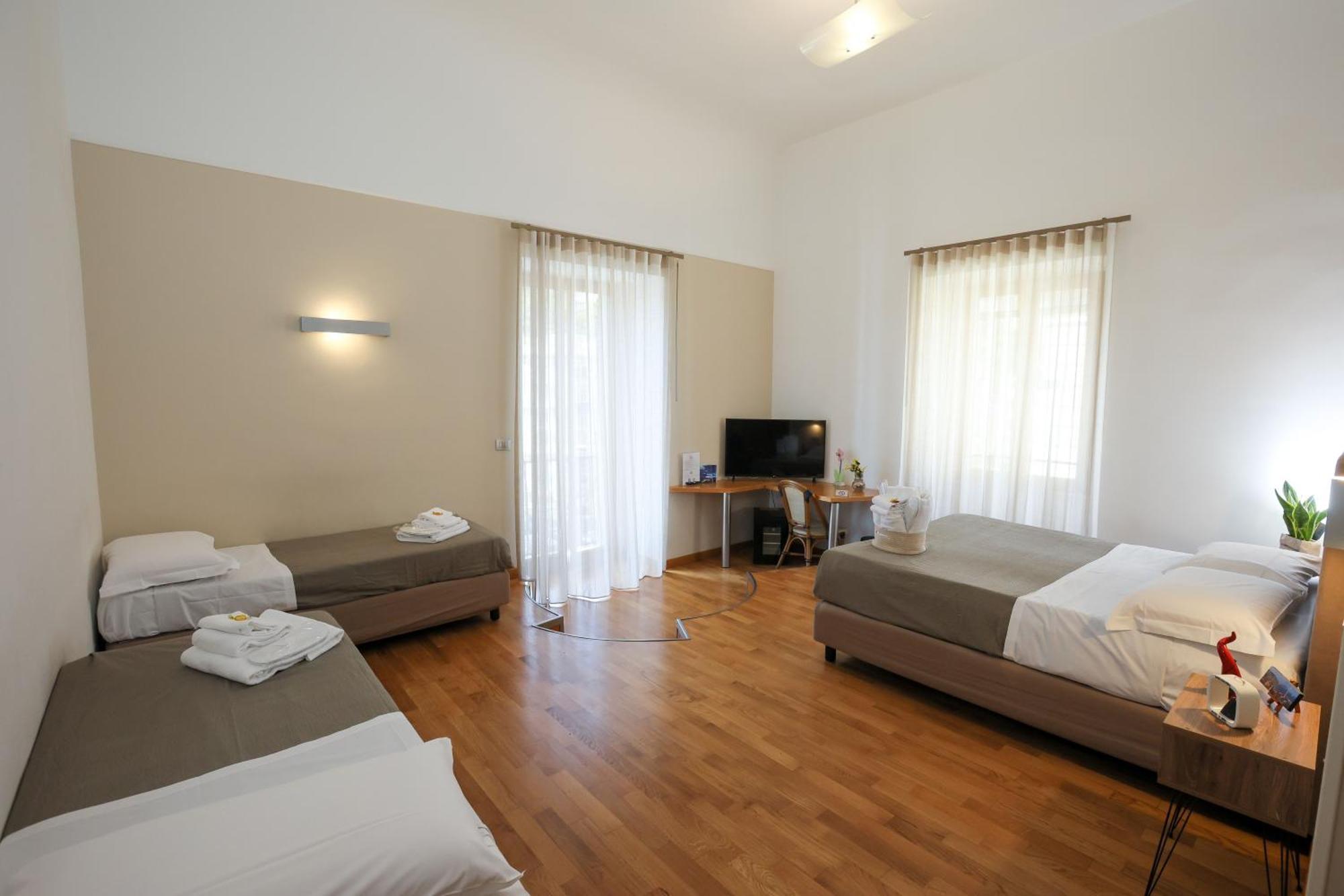 Lungomare Suite & Spa Napels Buitenkant foto