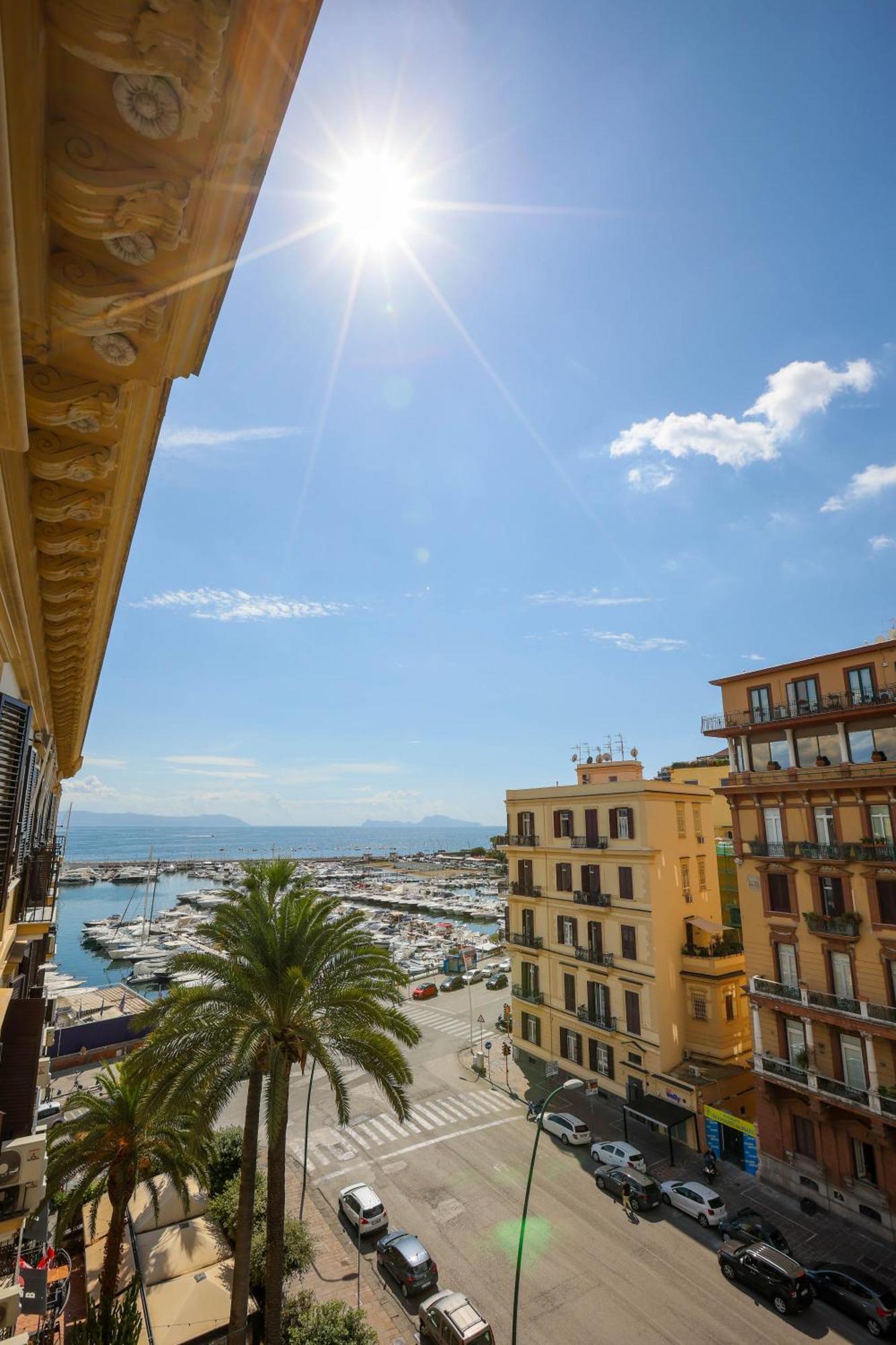 Lungomare Suite & Spa Napels Buitenkant foto