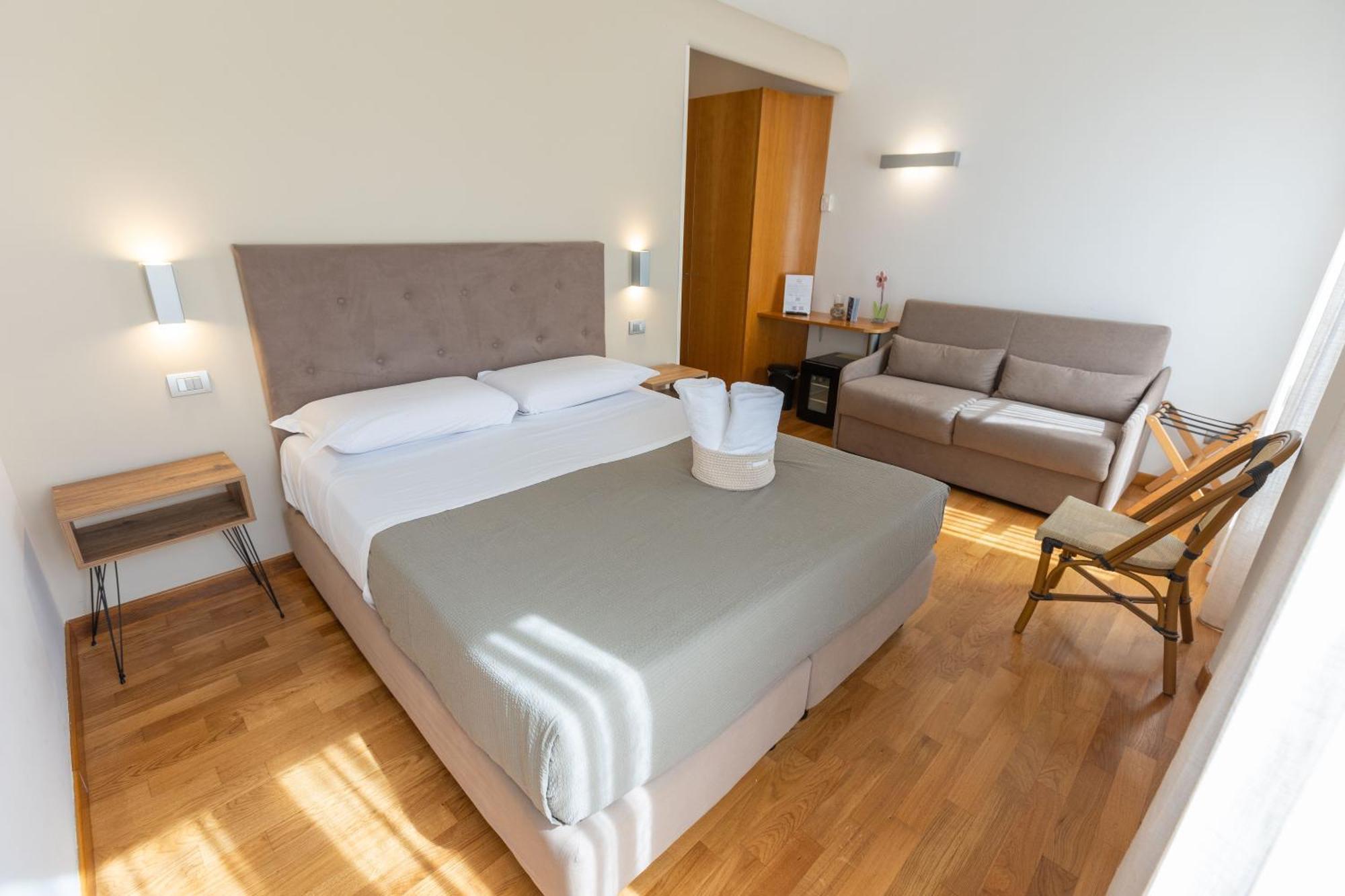 Lungomare Suite & Spa Napels Buitenkant foto