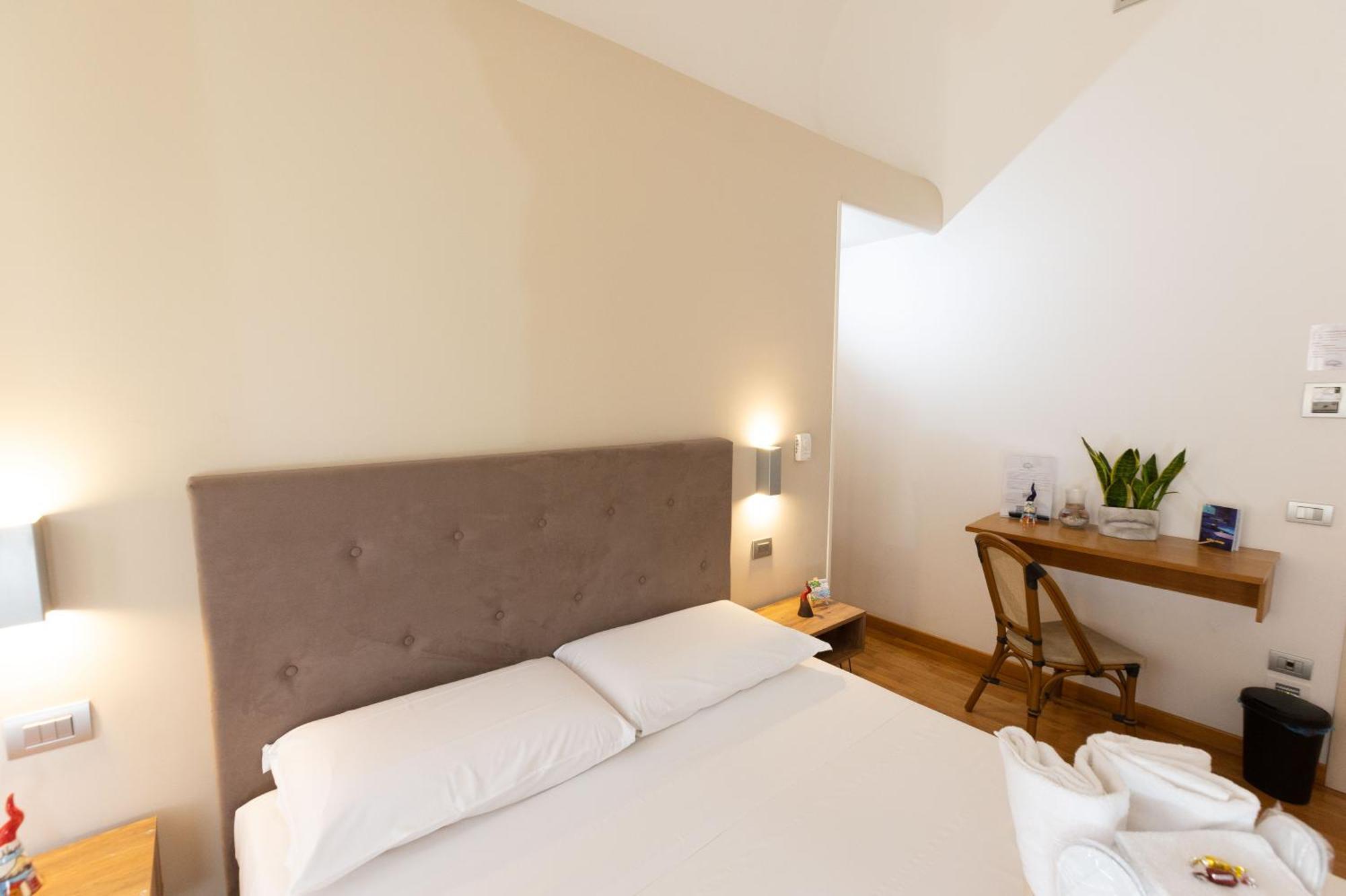 Lungomare Suite & Spa Napels Buitenkant foto