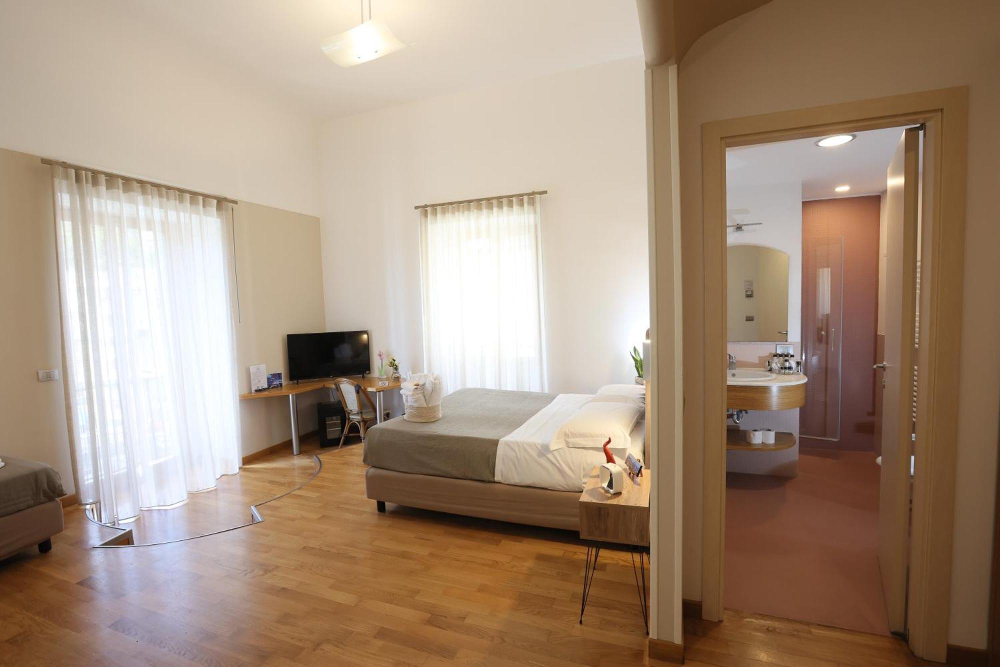 Lungomare Suite & Spa Napels Buitenkant foto