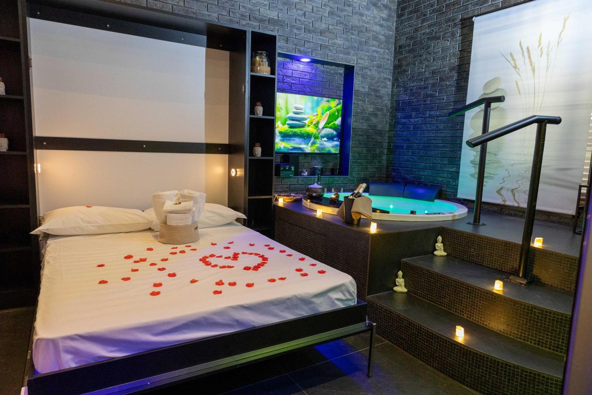 Lungomare Suite & Spa Napels Buitenkant foto